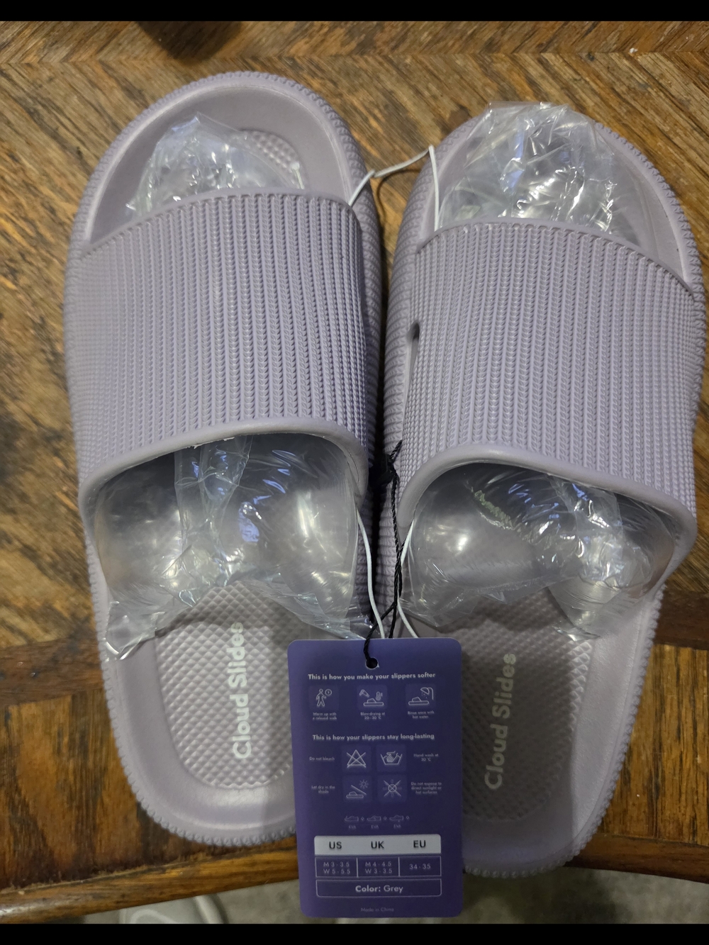 Cloud Slides Slip-On Slide Sandals in Light Grey